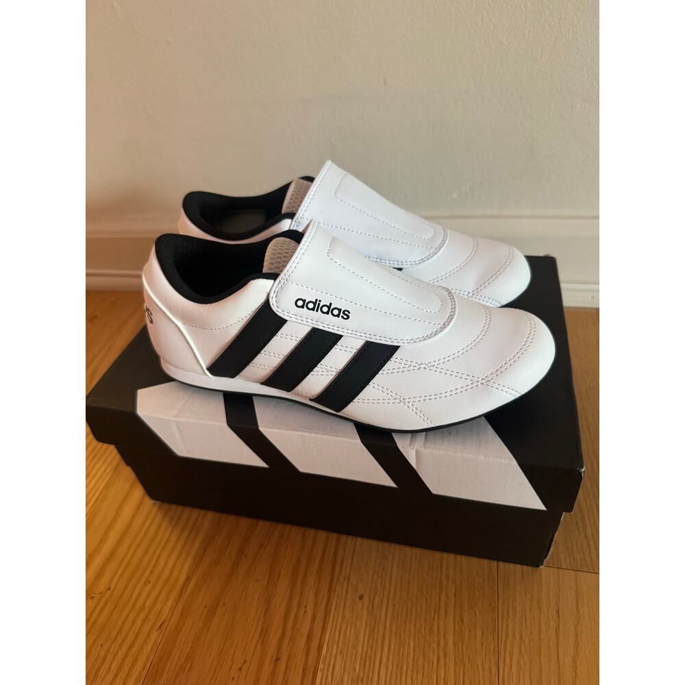 New in Box Adidas Black White Tekwen Slip On Sneaker Sz 7 Women’s - Picture 3 of 12
